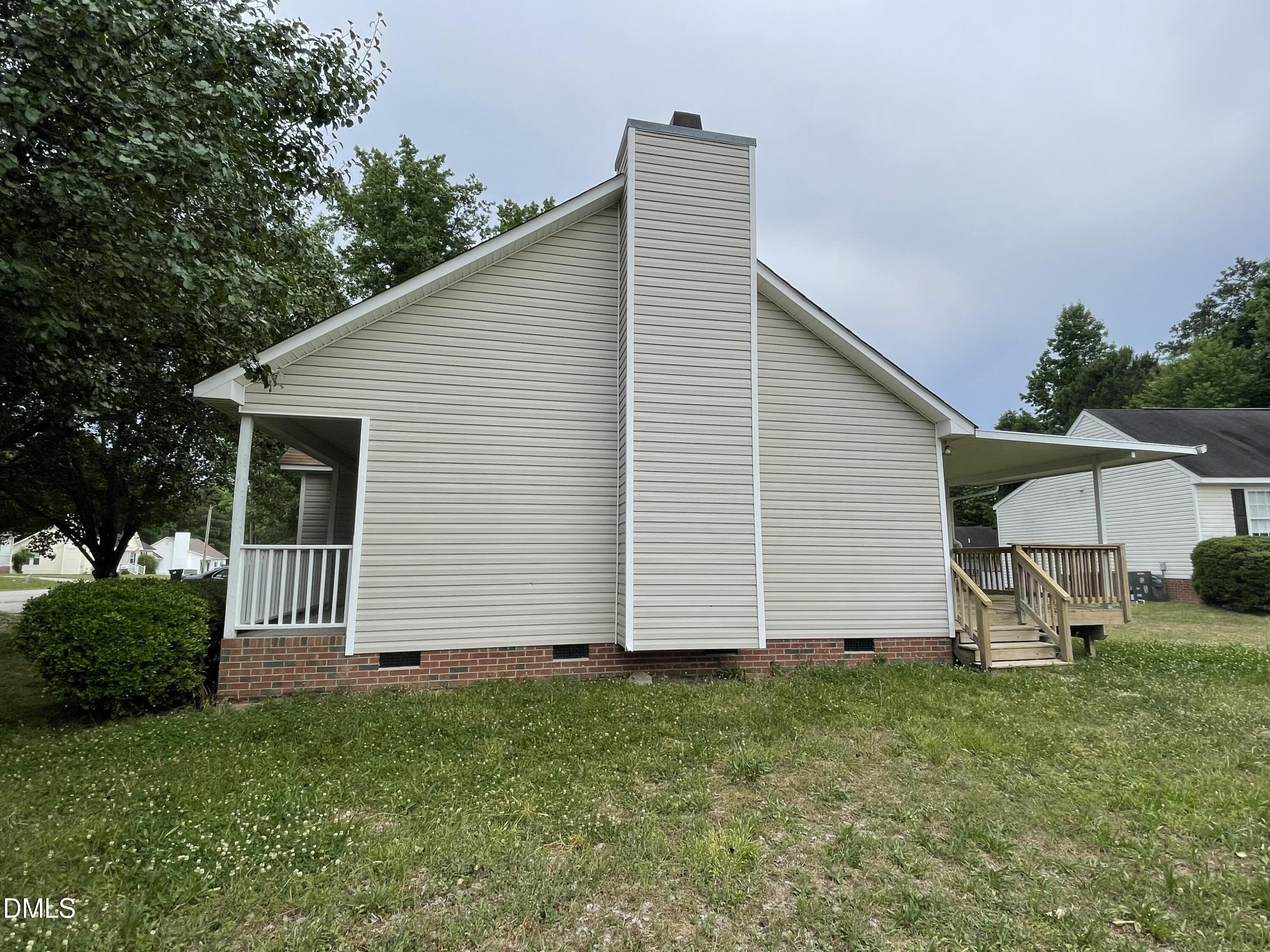 1008 Laurel Leaf Road Zebulon, NC 27597 - Photo 5 of 21 05_beyc6a0e26db07a10