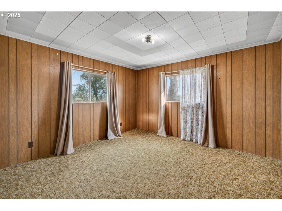 3464 Rimrock Acres Loop Prineville, OR 97754 - Photo 21 of 48 a view of a room with a large window and closet area