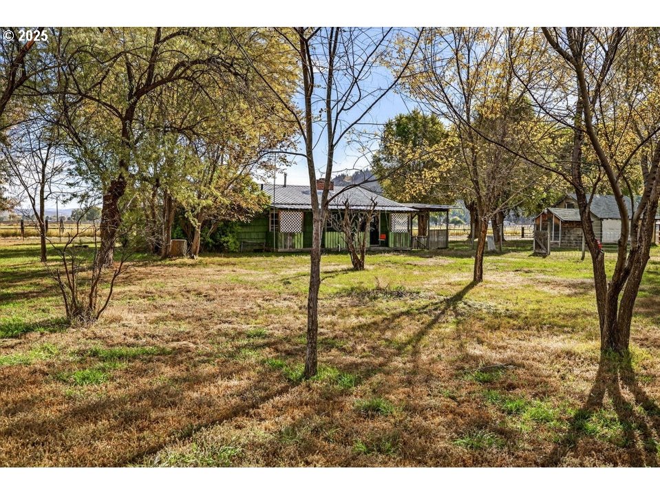 3464 Rimrock Acres Loop Prineville, OR 97754 - Photo 31 of 48 a view of swimming pool with a trees