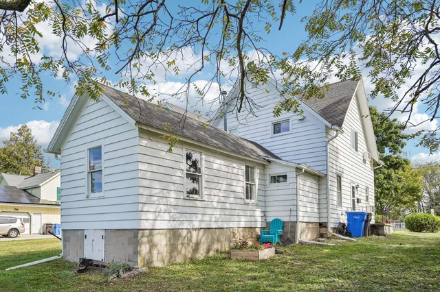 $415,000 | 114 North 2nd Street, Mount Horeb, WI 53572