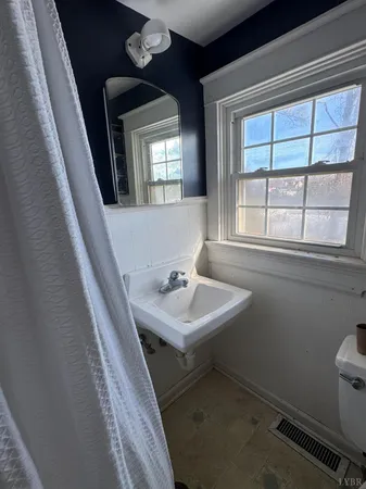 $1,600 | 1506 Hamilton Drive, Lynchburg, VA 24503