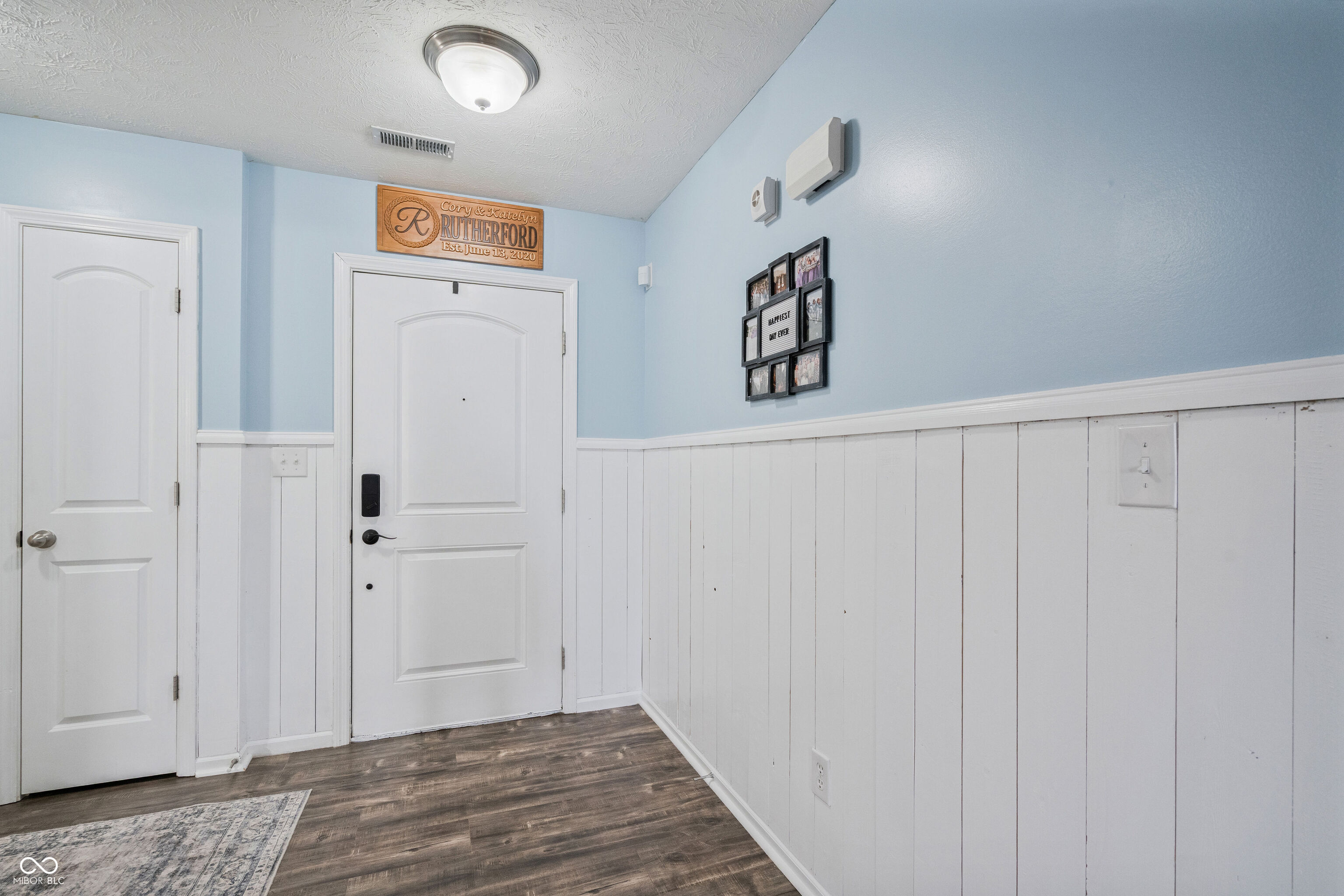 1004 Maple Run Drive Sheridan, IN 46069 - Photo 2 of 20