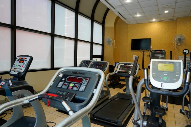 $2,100 | 211 East Ohio Street, Unit 2411, Chicago, IL 60611