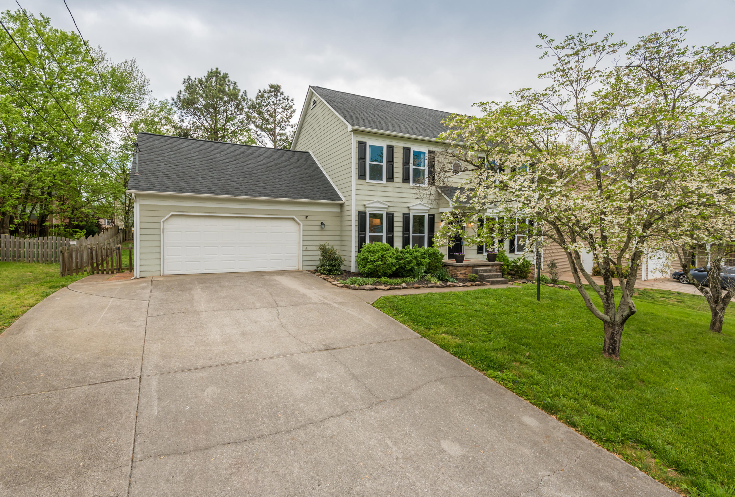 9033 Colchester Ridge Road Knoxville, TN 37922 - Photo 3 of 38 9033ColchesterRidge-38