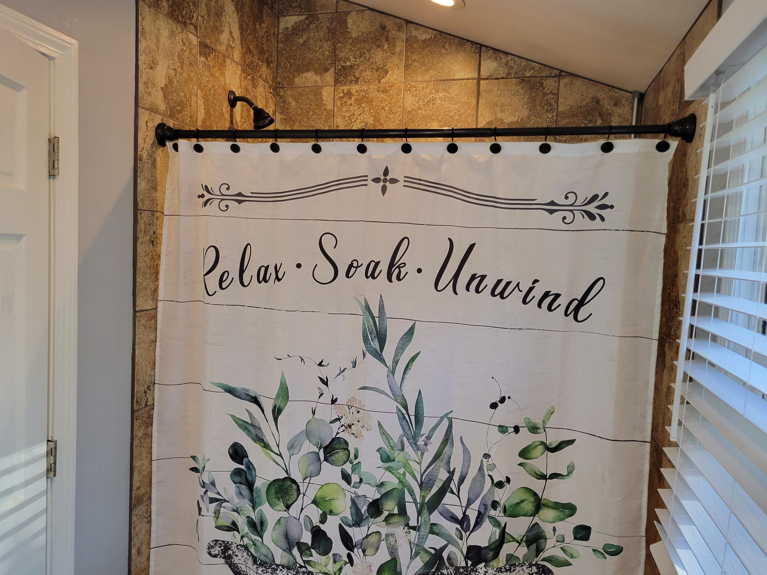 6 Oxford Road Derry, NH 03038 - Photo 22 of 40