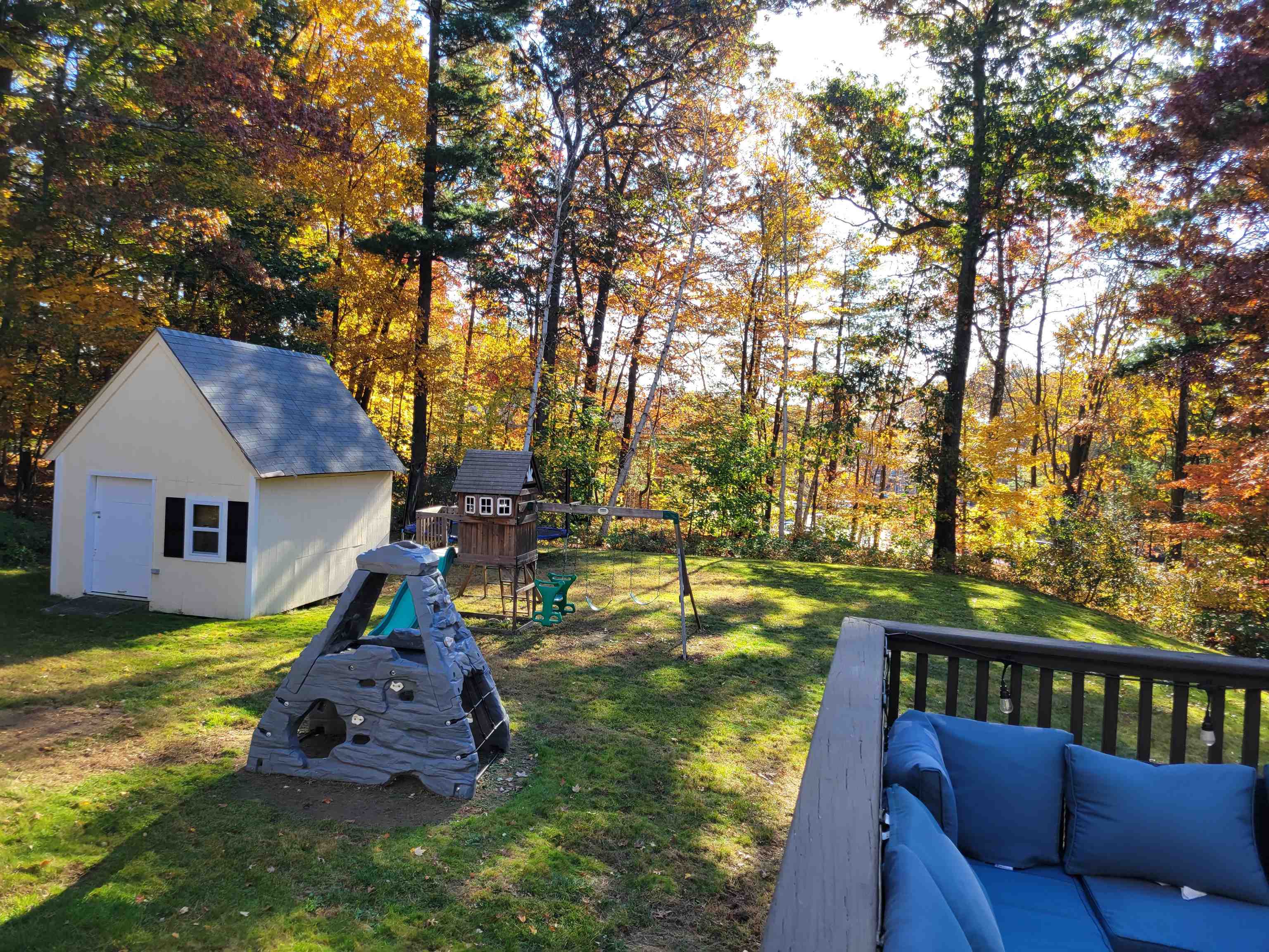 6 Oxford Road Derry, NH 03038 - Photo 4 of 40