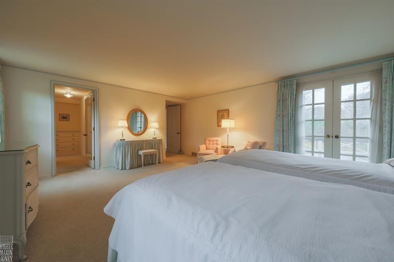 82 Cloverly Road Grosse Pointe, MI 48236 - Photo 24 of 40 31376413-23.JPG