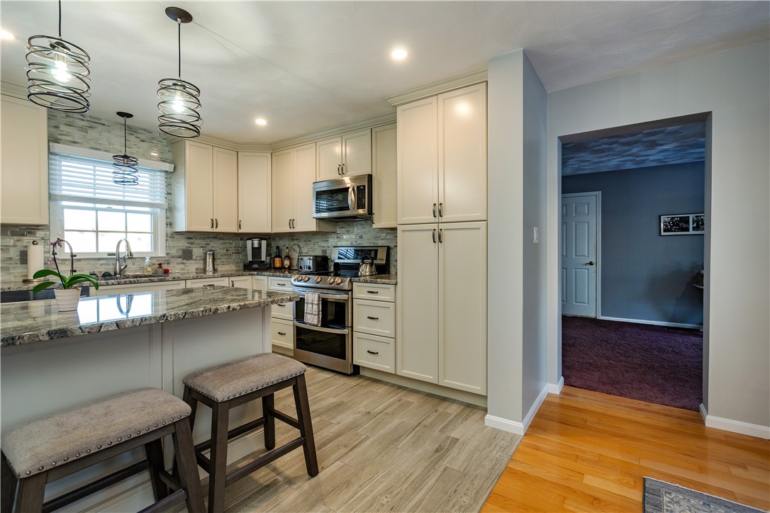 87 Mann School Road Smithfield, RI 02917 - Photo 15 of 50