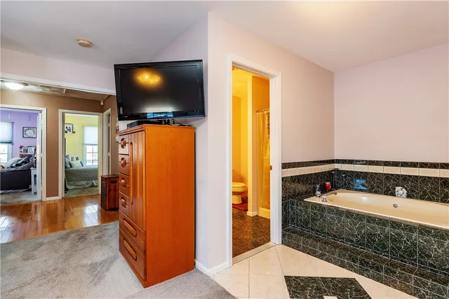 $899,999 | 87 Mann School Road, Smithfield, RI 02917