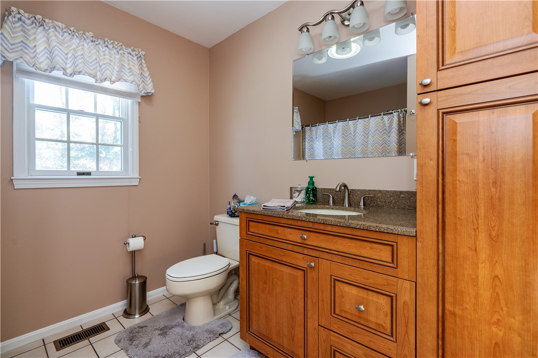 87 Mann School Road Smithfield, RI 02917 - Photo 29 of 50