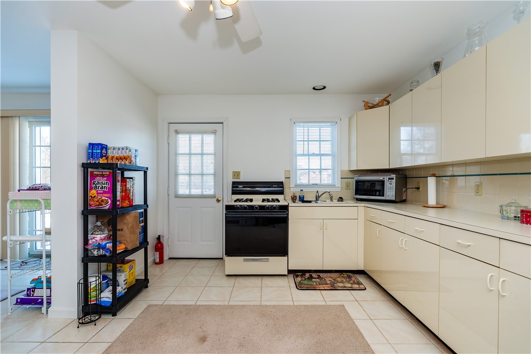 87 Mann School Road Smithfield, RI 02917 - Photo 35 of 50