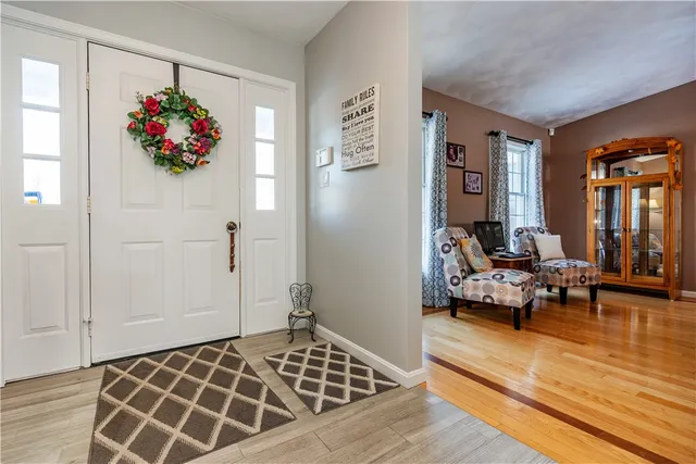 $899,999 | 87 Mann School Road, Smithfield, RI 02917