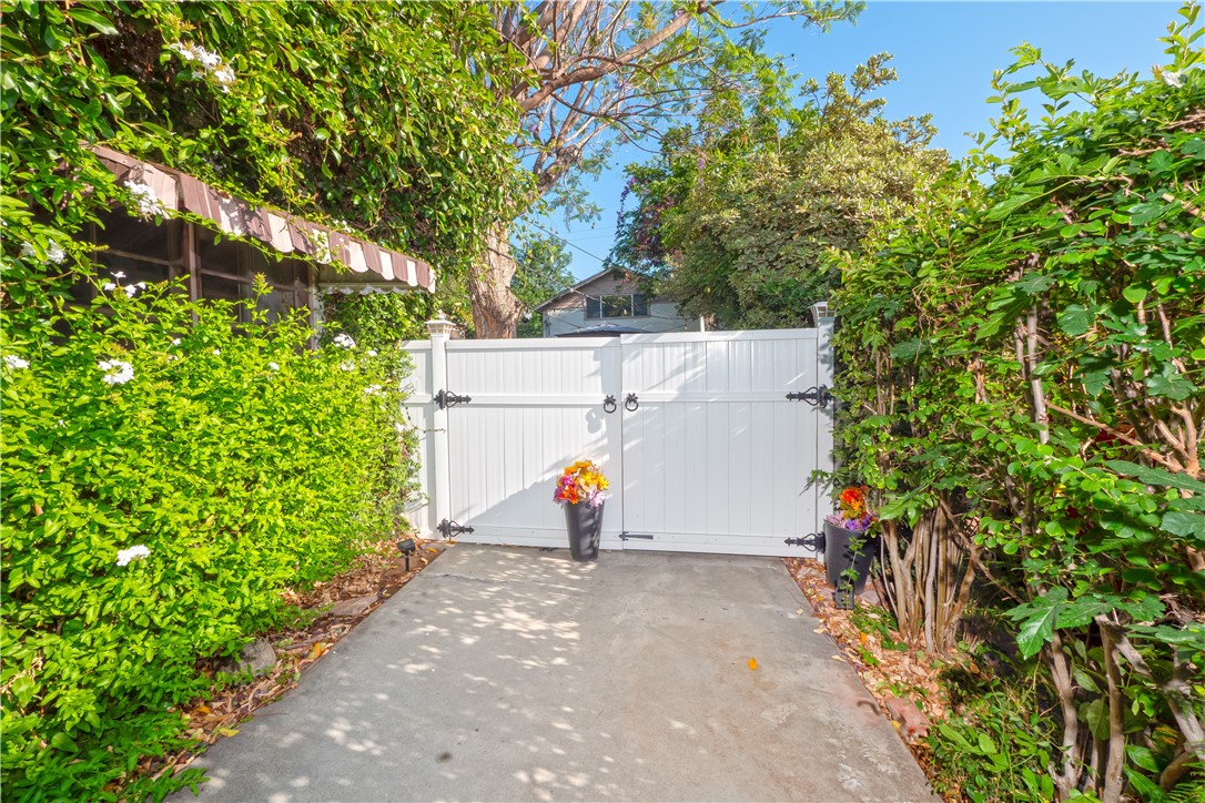 4600 Sunnyside Drive Riverside, CA 92506 - Photo 3 of 73