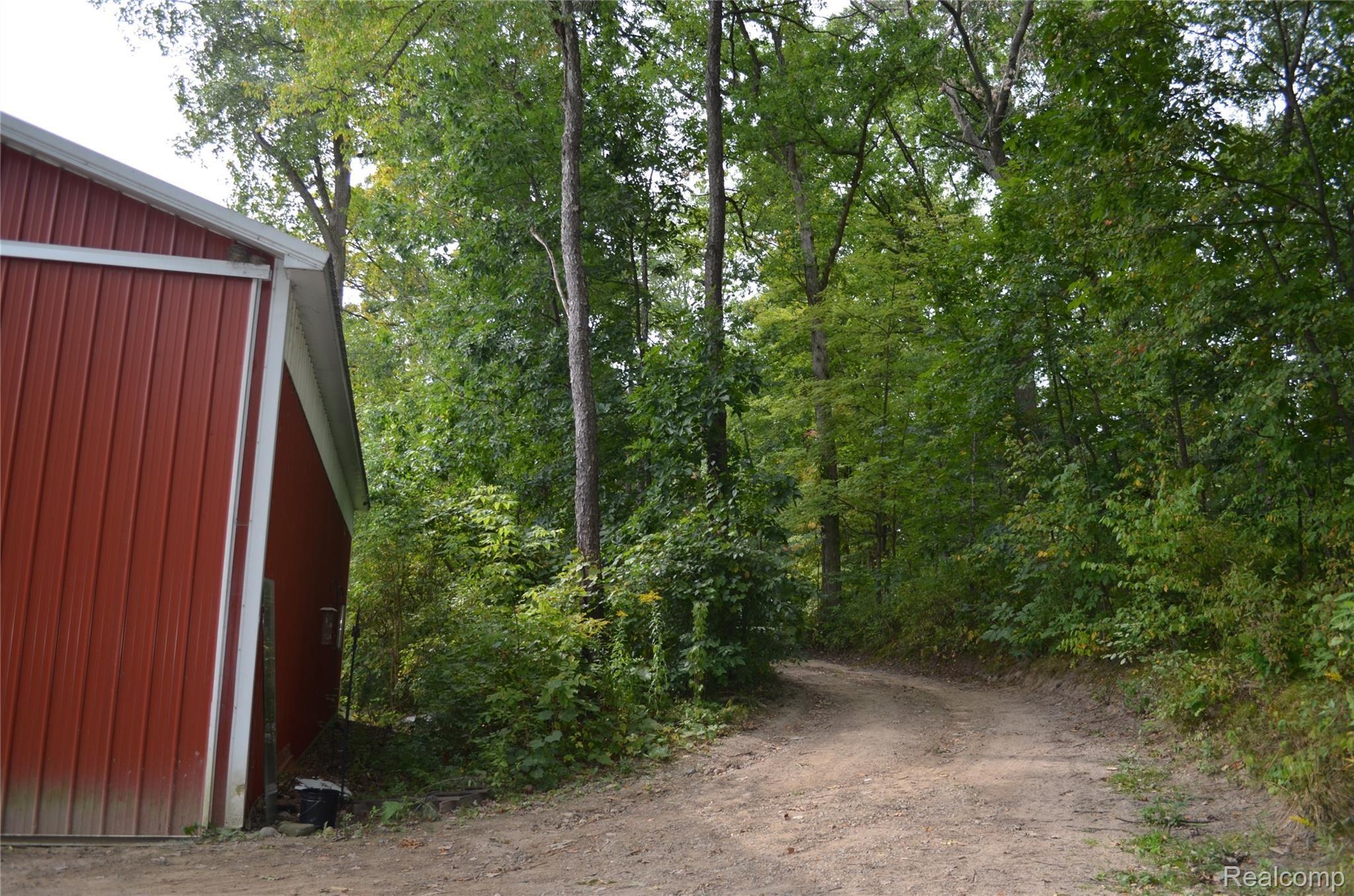 5036 Bullard Road Fenton, MI 48430 - Photo 59 of 62 DSC_0094.JPG