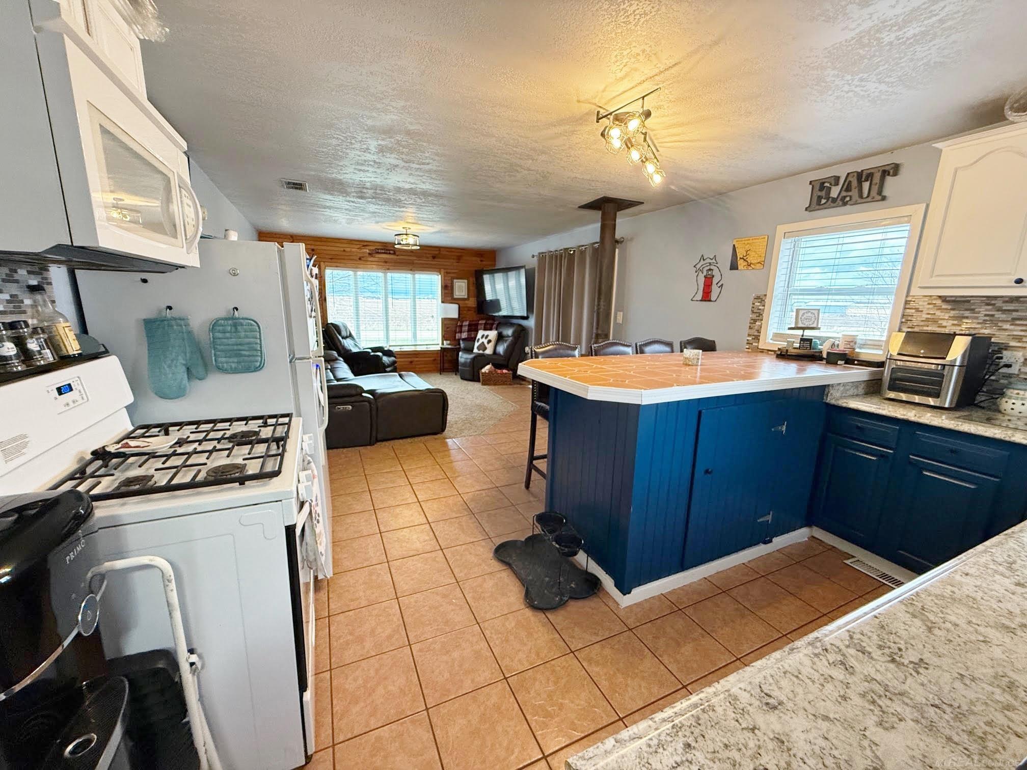 695 Wedge Road Sandusky, MI 48471 - Photo 2 of 28
