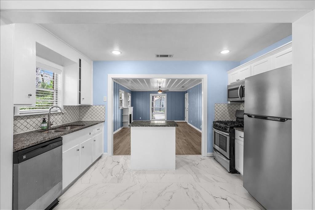 301 Isbell Road Fort Worth, TX 76114 - Photo 8 of 20