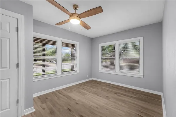 $1,900 | 301 Isbell Road, Fort Worth, TX 76114