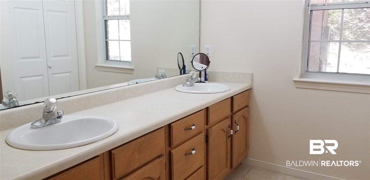 20086 Pecan Trace Fairhope, AL 36532 - Photo 33 of 44 Master bath double sinks