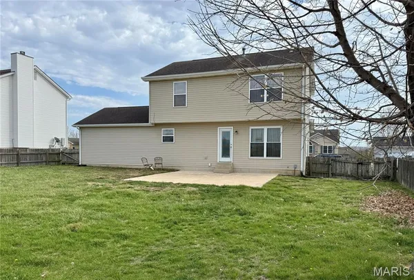 $299,900 | 206 Summerwood Court, Moscow Mills, MO 63362