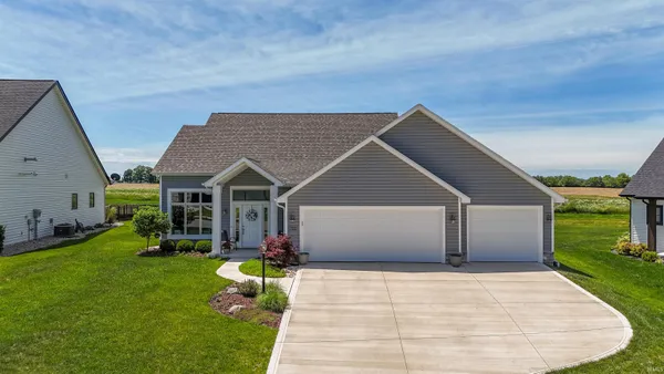 $424,900 | 722 Waxwing Court, Roanoke, IN 46783