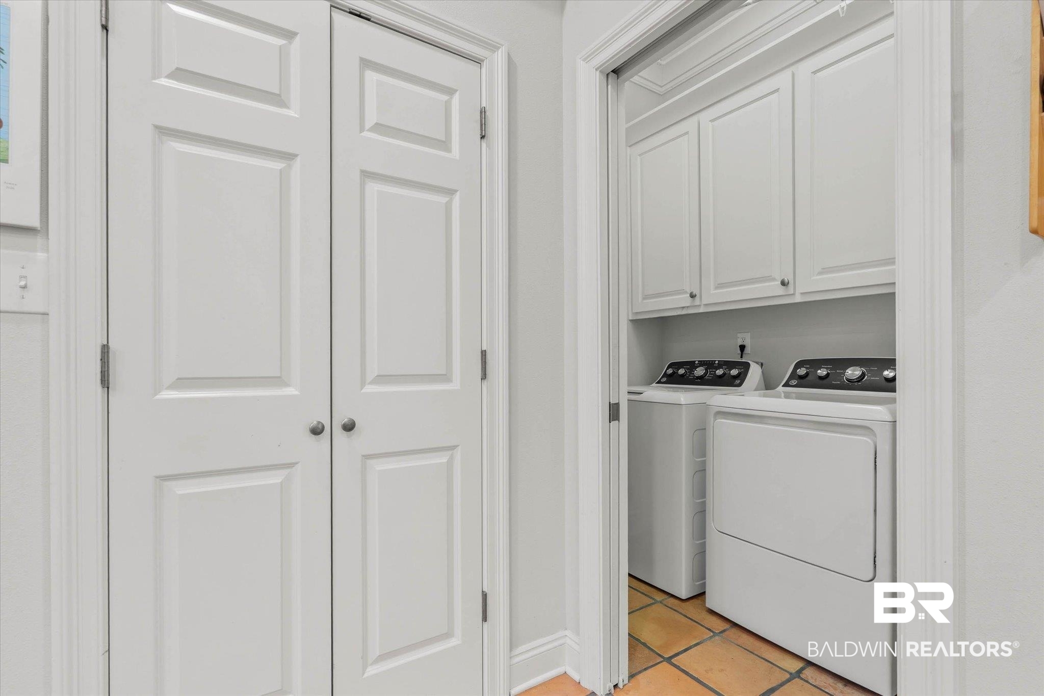 8841 Escambia Avenue Elberta, AL 36530 - Photo 32 of 66 Main Floor Laundry Room
