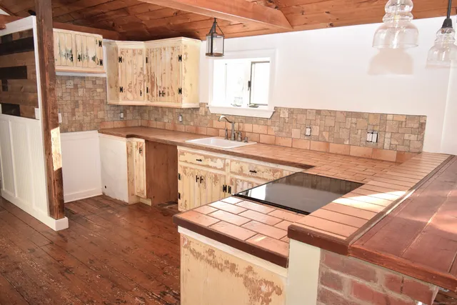 $595,000 | 34 Lyme Street, Old Lyme, CT 06371