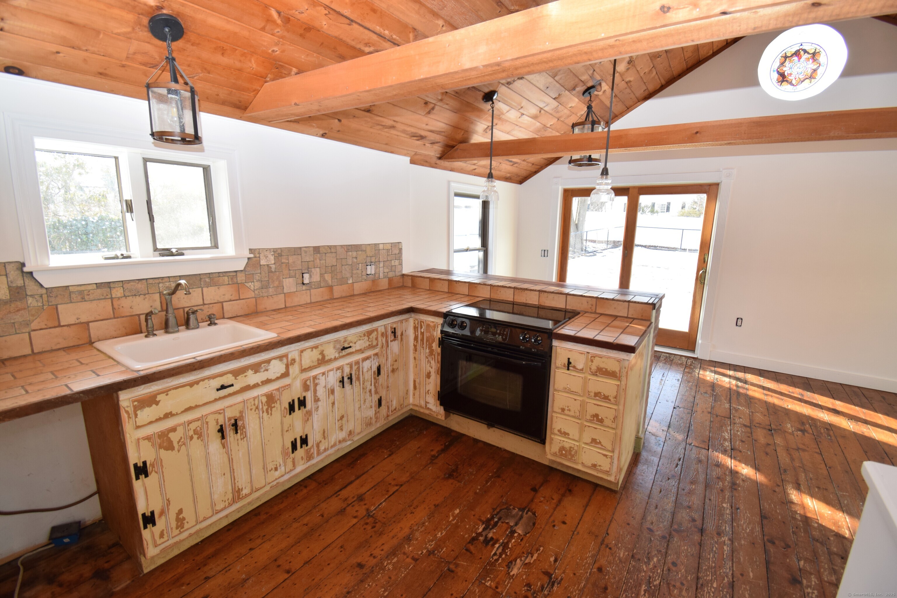 34 Lyme Street Old Lyme, CT 06371 - Photo 14 of 39