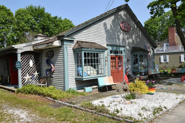 $595,000 | 34 Lyme Street, Old Lyme, CT 06371