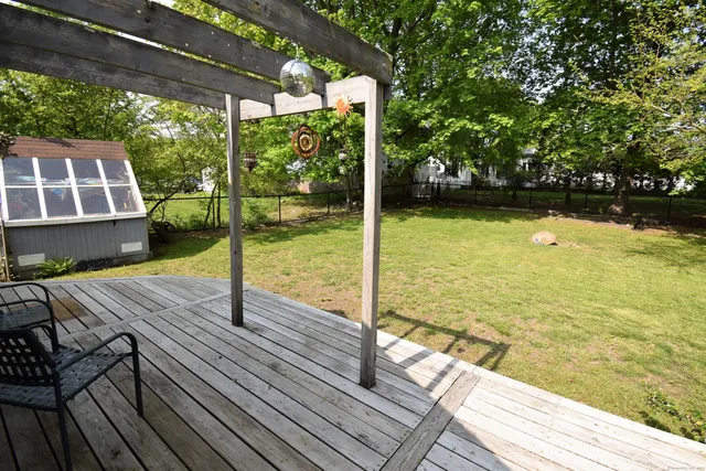 $595,000 | 34 Lyme Street, Old Lyme, CT 06371