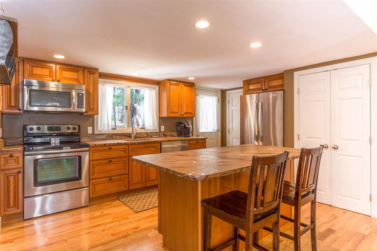 29 Ogunquit Road York, ME 03902 - Photo 2 of 10 Gallery Image 2