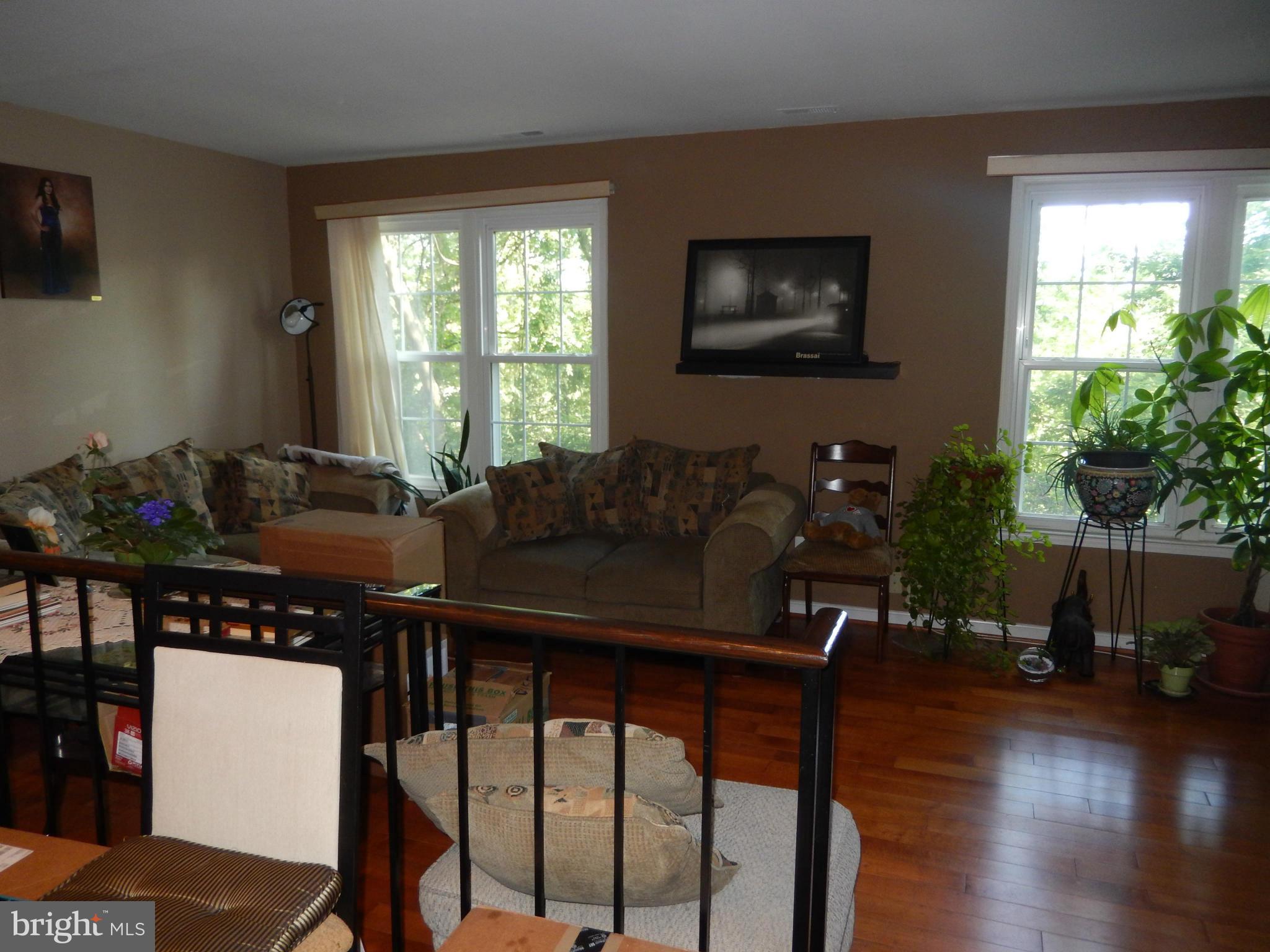 4472 Ruggles Court Annandale, VA 22003 - Photo 4 of 20 Living Room