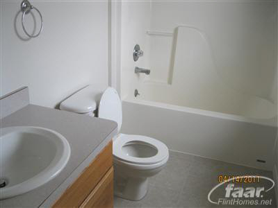 7141 East Atherton Road Davison, MI 48423 - Photo 4 of 10 20208758-3.JPG