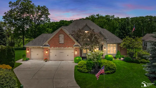 $639,900 | 1042 St James Park Avenue, Monroe, MI 48161