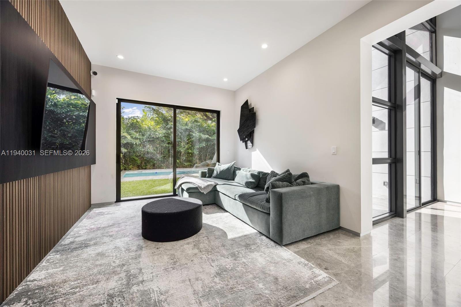 2990 Southwest 20th Street Miami, FL 33145 - Photo 10 of 40