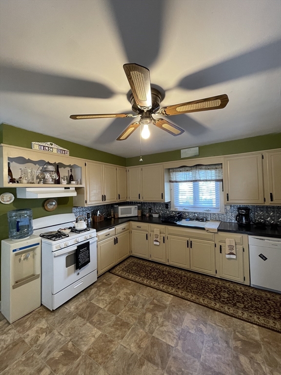 27 Springvale Avenue Lynn, MA 01904 - Photo 15 of 35 Gallery Image 15