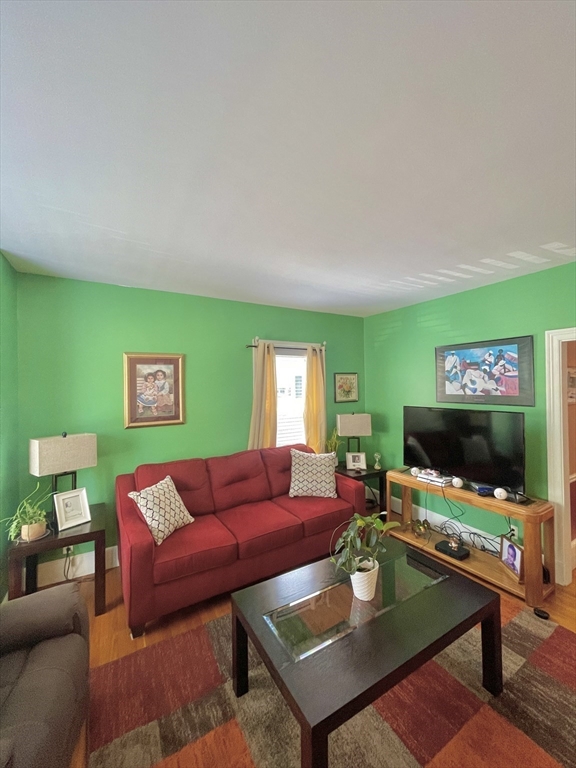 27 Springvale Avenue Lynn, MA 01904 - Photo 5 of 35 Gallery Image 5