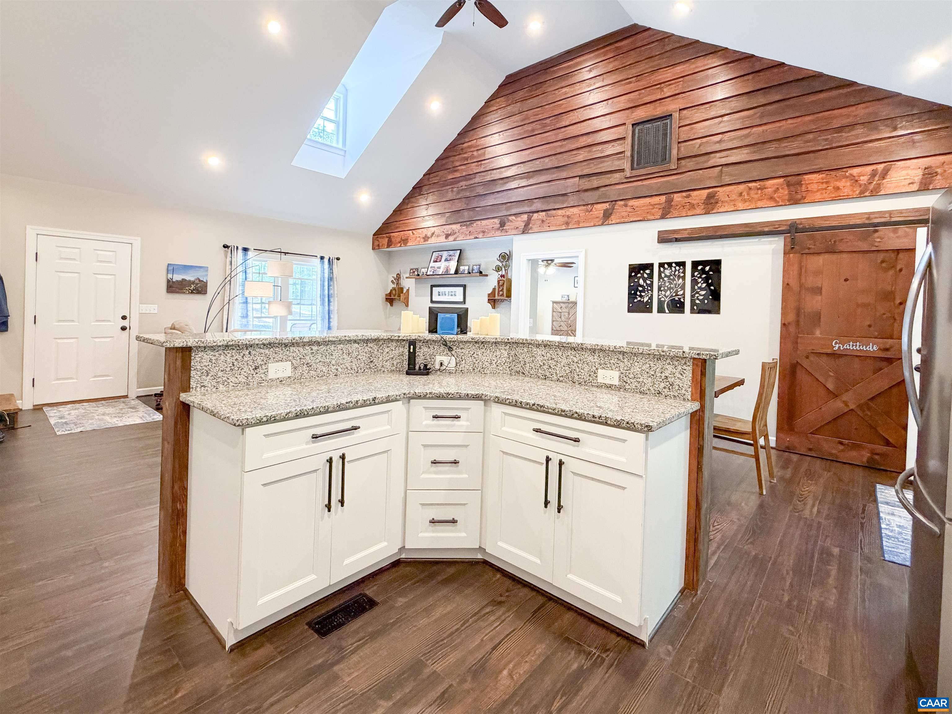 1387 Spreading Oak Road Arvonia, VA 23004 - Photo 11 of 43