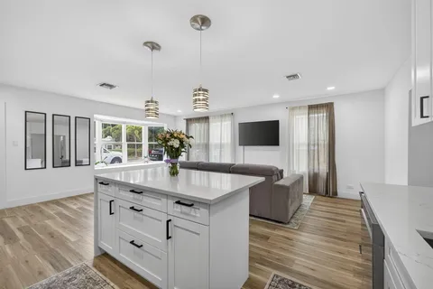 $624,999 | 701 37th Street, West Palm Beach, FL 33407