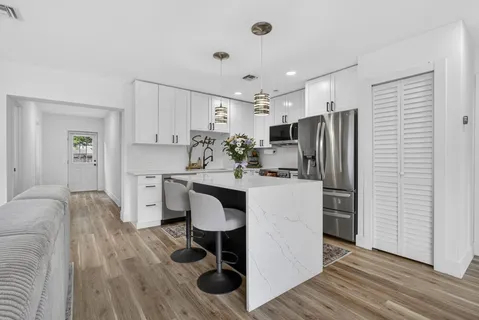 $624,999 | 701 37th Street, West Palm Beach, FL 33407