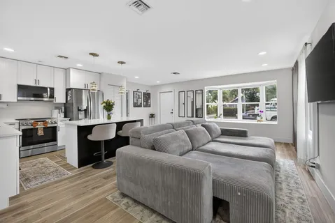 $624,999 | 701 37th Street, West Palm Beach, FL 33407