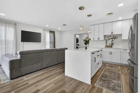 $624,999 | 701 37th Street, West Palm Beach, FL 33407