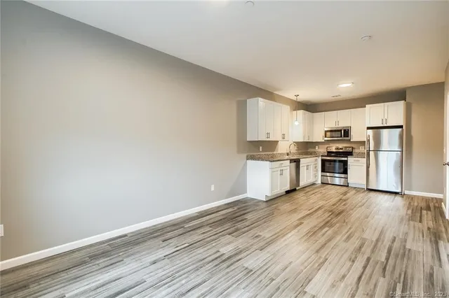 $2,150 | 9 Steele Boulevard, Unit 201, Berlin, CT 06037