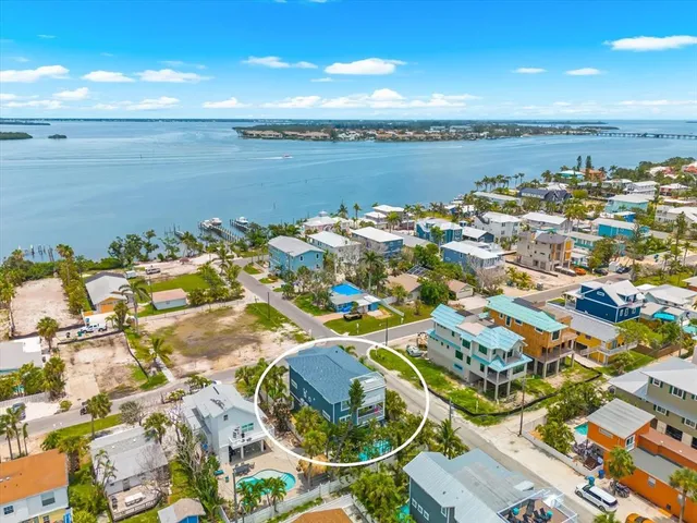 $2,624,000 | 2300 Avenue B, Bradenton Beach, FL 34217