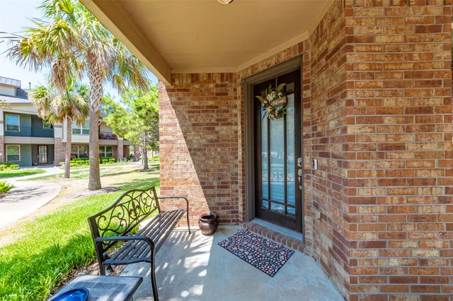 $3,100 | 403 Marina View Drive, Webster, TX 77598