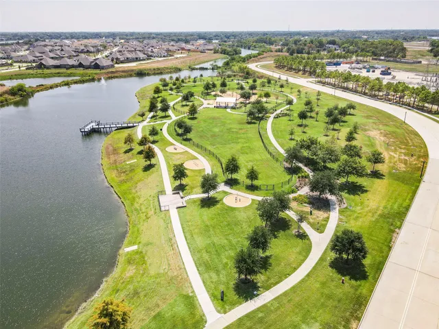 $3,100 | 403 Marina View Drive, Webster, TX 77598