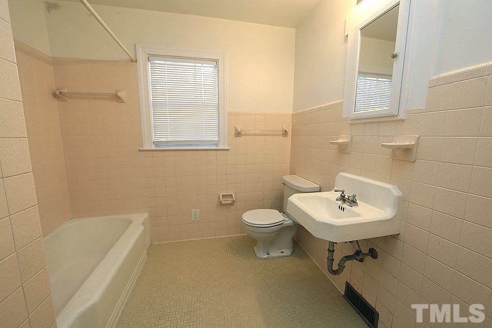 2713 Vanderbilt Avenue Raleigh, NC 27607 - Photo 11 of 30