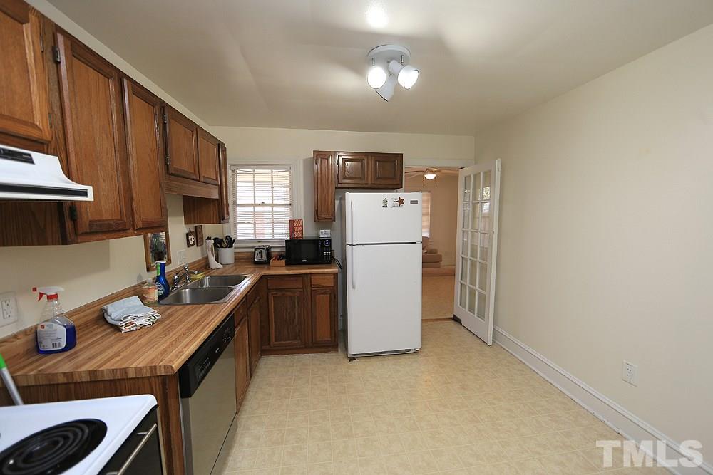 2713 Vanderbilt Avenue Raleigh, NC 27607 - Photo 7 of 30