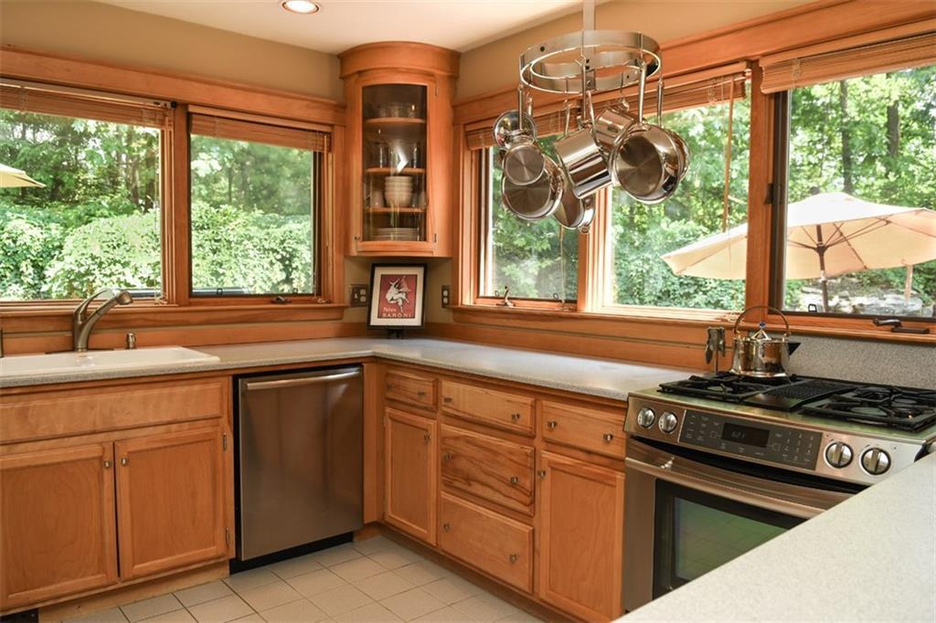 28 Redlon Park Road Portland, ME 04102 - Photo 14 of 34 Photo