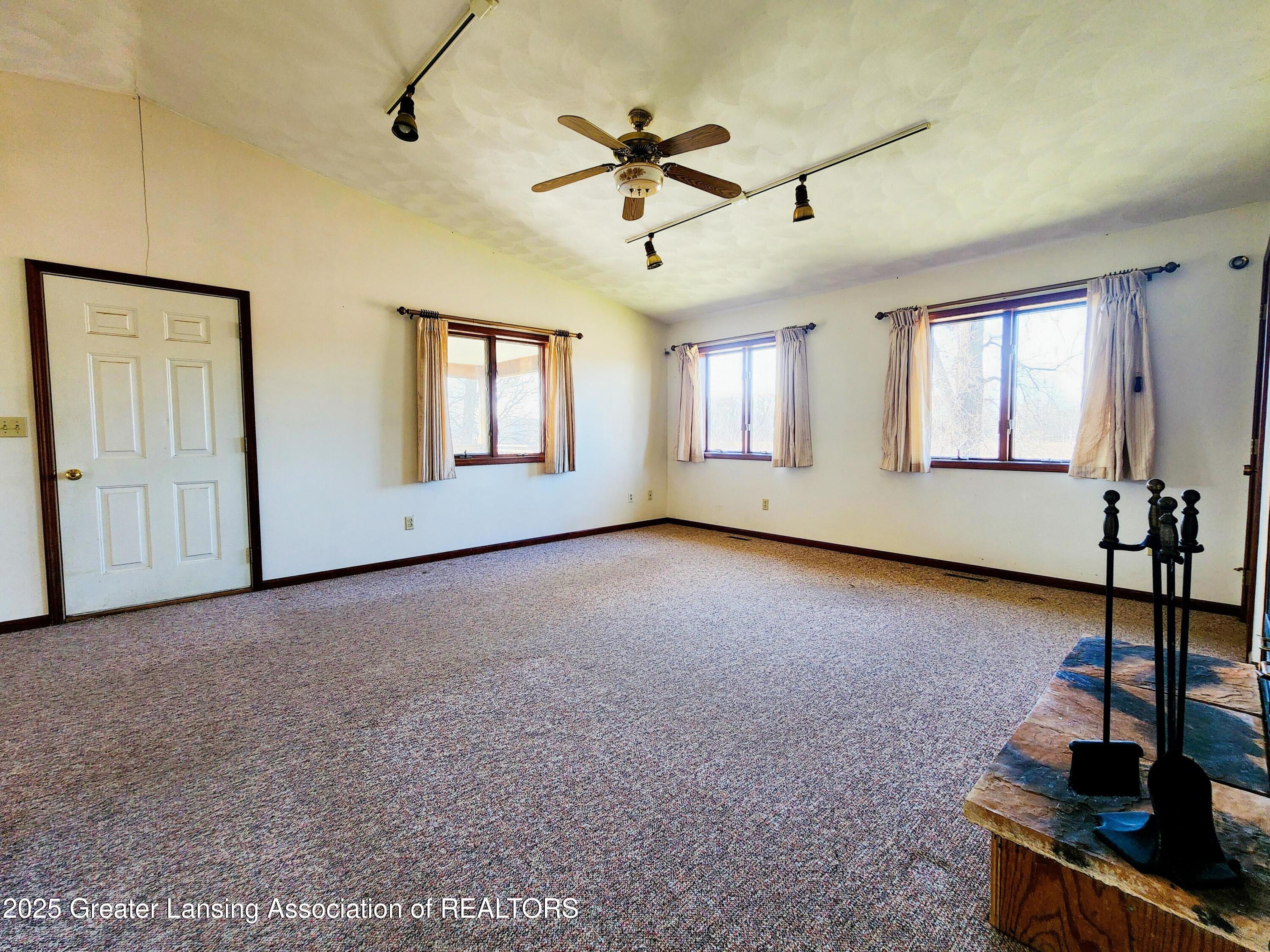 1451 25 Mile Road Homer, MI 49245 - Photo 6 of 27 Living Room (2)