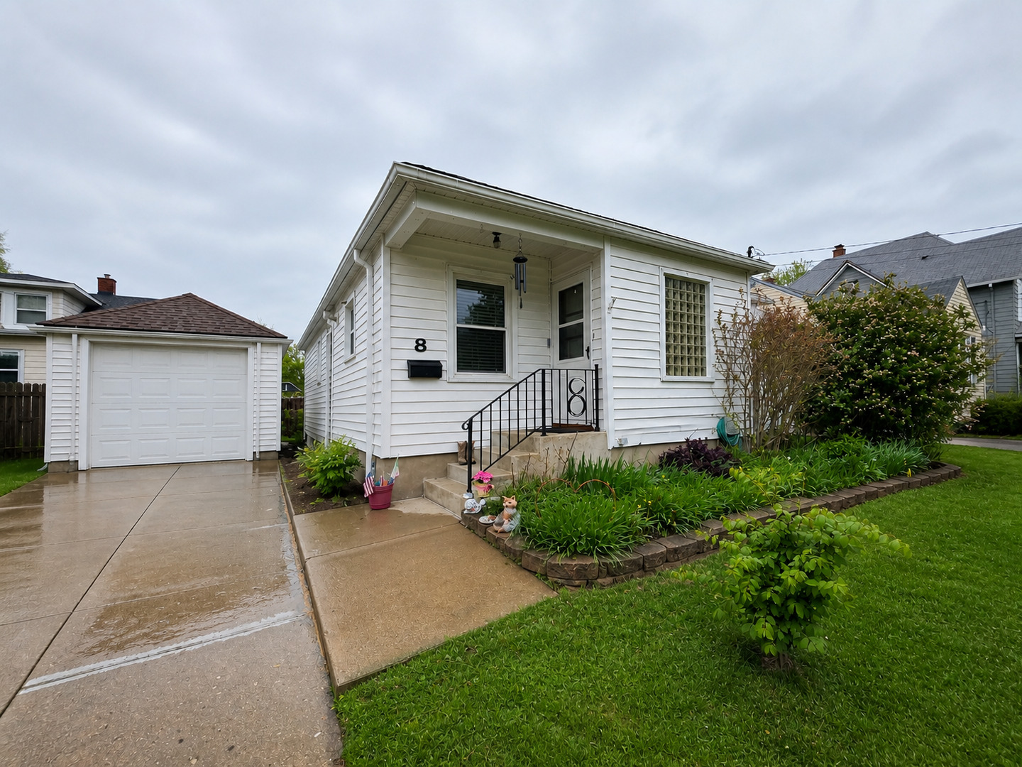 8 Monroe Street Elgin, IL 60123 - Photo 1 of 15